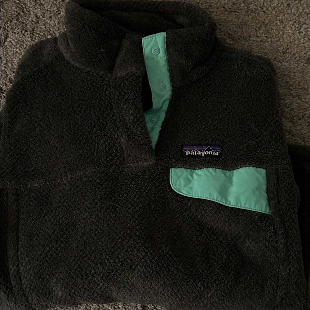 Patagonia Gray and Green Snap-T Fleece